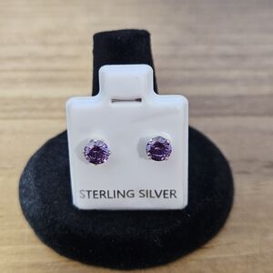 34. 925 Sterling Silver Amethyst Earring